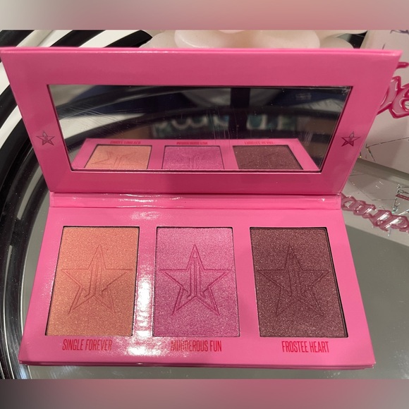 NIB Jeffree Star Heartbreaker Skin Frost Highlighter Palette 3x7g - Picture 3 of 6